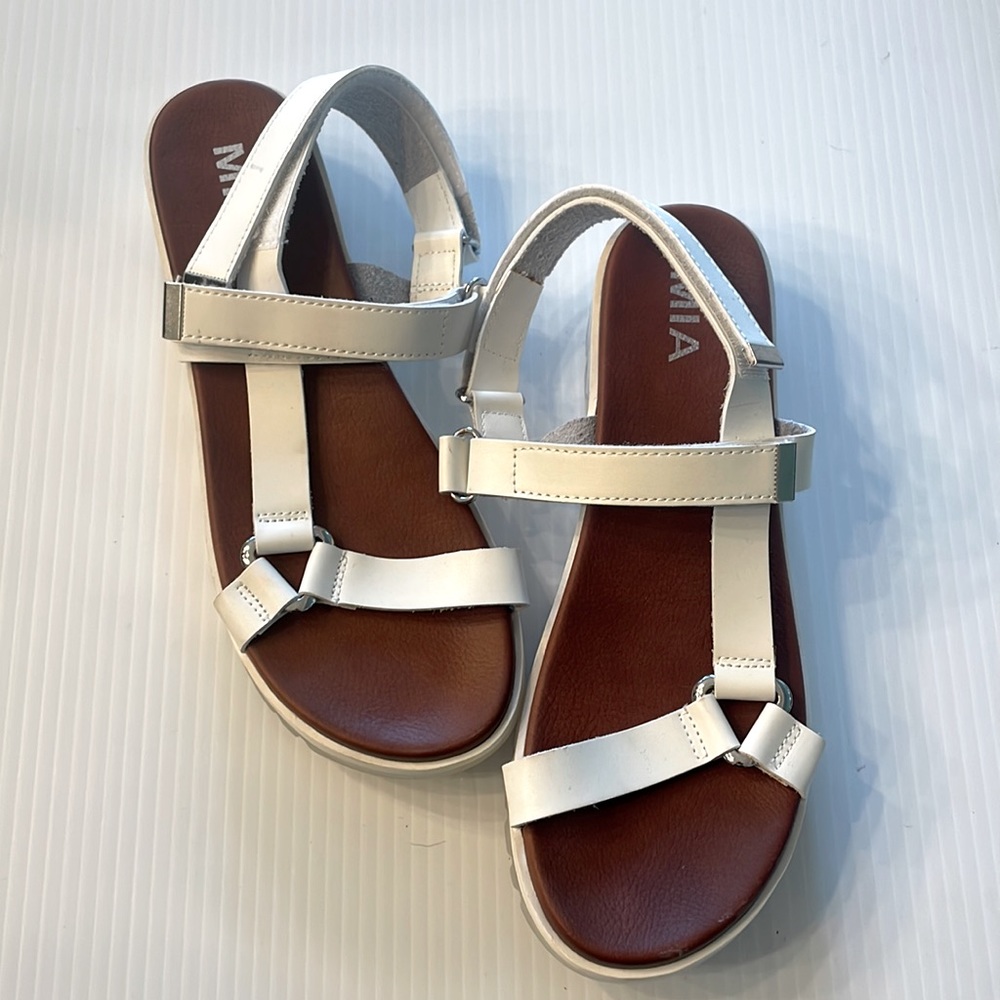 Mia sandals.  NWOT.